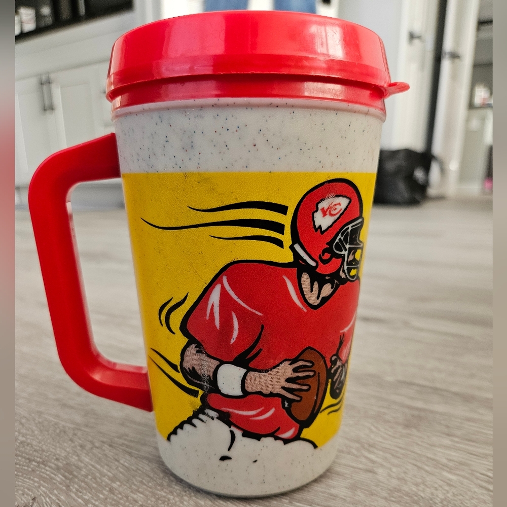 Kansas City Chiefs NFL Vintage Aladdin Plastic Insulated Coffee Mug Cup